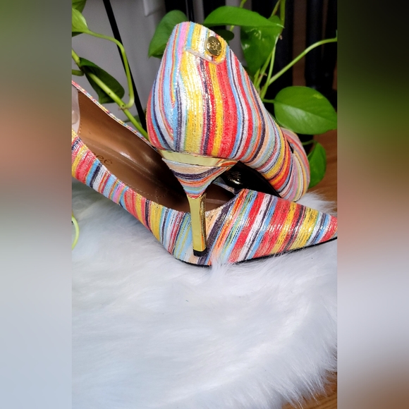 J. Renée - Picture 3 of 4